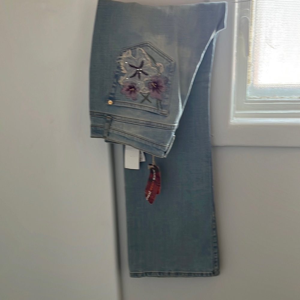 Blue jeans by Jones Wear Jeans